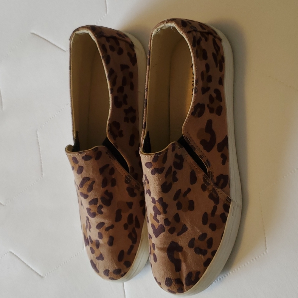 Cheetah print slip on runners, ladies size 9